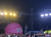 爱游戏体育在线-包含篮球比赛现场火爆异常，观赛者狂热的词条